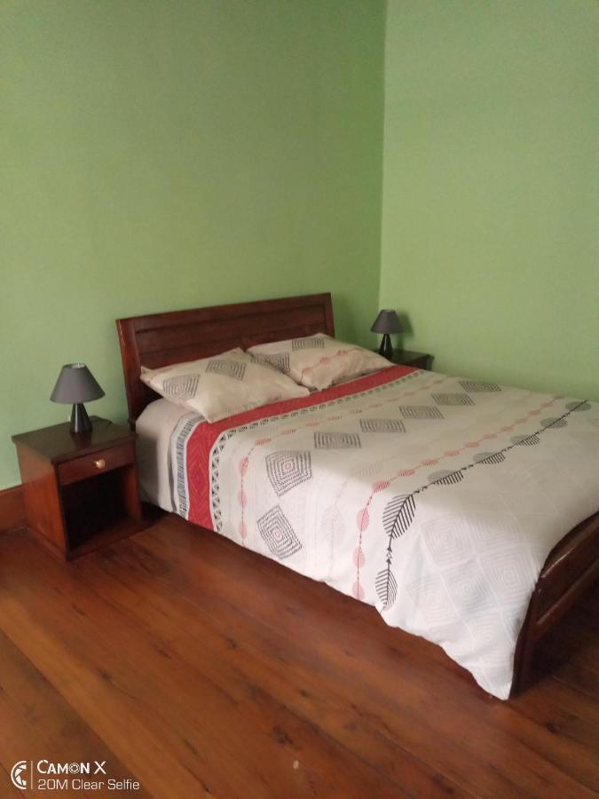 Le Manoir Bed & Breakfast Антананариву Екстериор снимка